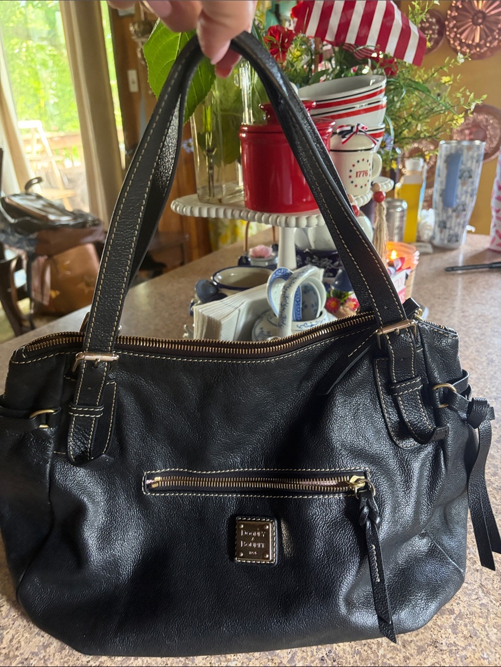 Black Leather Satchel Handbag – Classic Women's Shoulder Bag